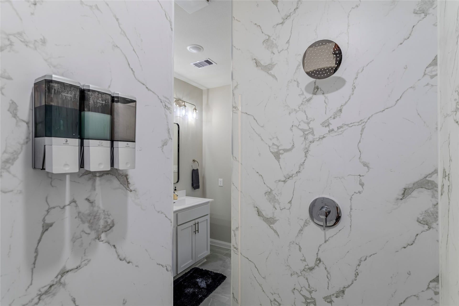 8124 Esther Acres Lane, Houston, TX 77088 Primary Shower