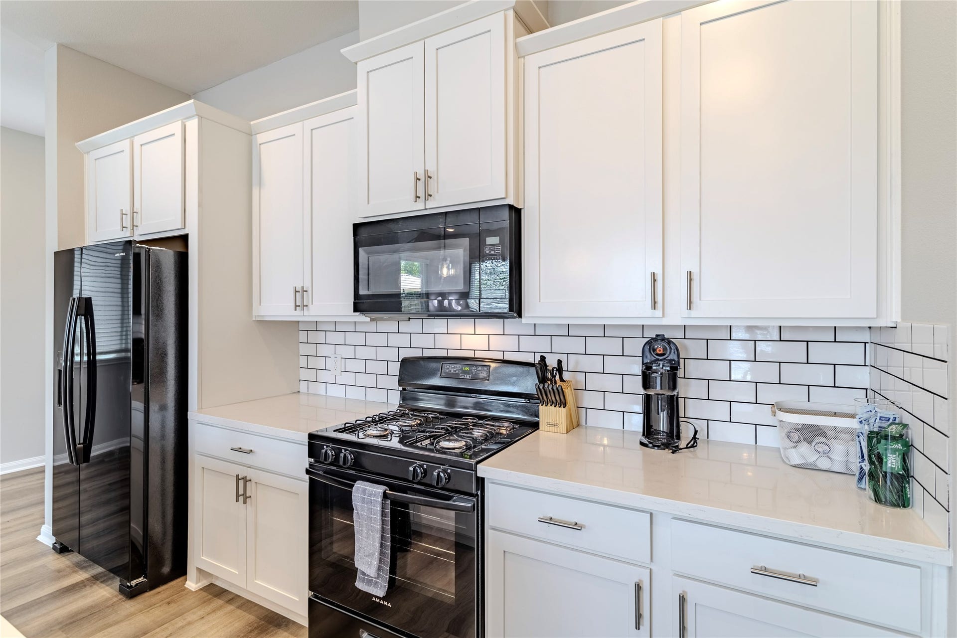 8124 Esther Acres Lane, Houston, TX 77088 8124 Esther Acres Lane, Houston, TX 77088