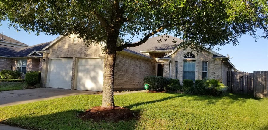 Property photo for 16331 Bandicoot Drive, Sugar Land, TX