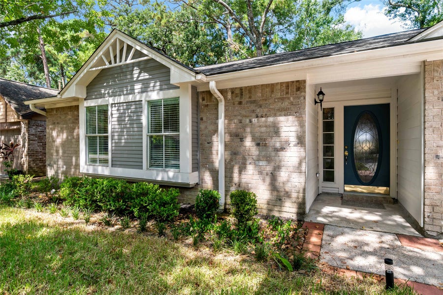 Property photo for 9 Brentwood Oaks Court, Spring, TX
