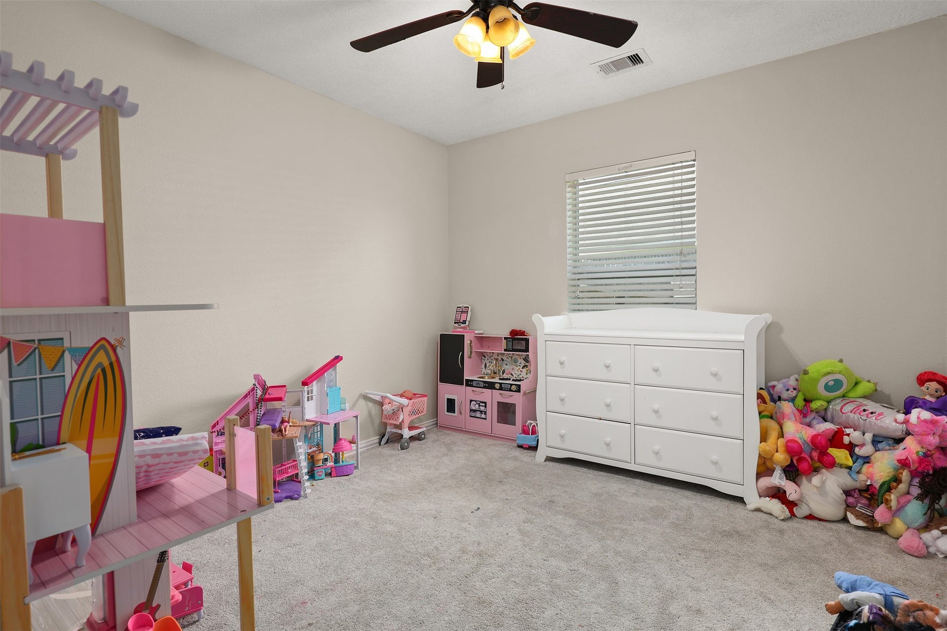 9210 Creekside Drive, Hitchcock, TX 77563 9210 Creekside Drive, Hitchcock, TX 77563