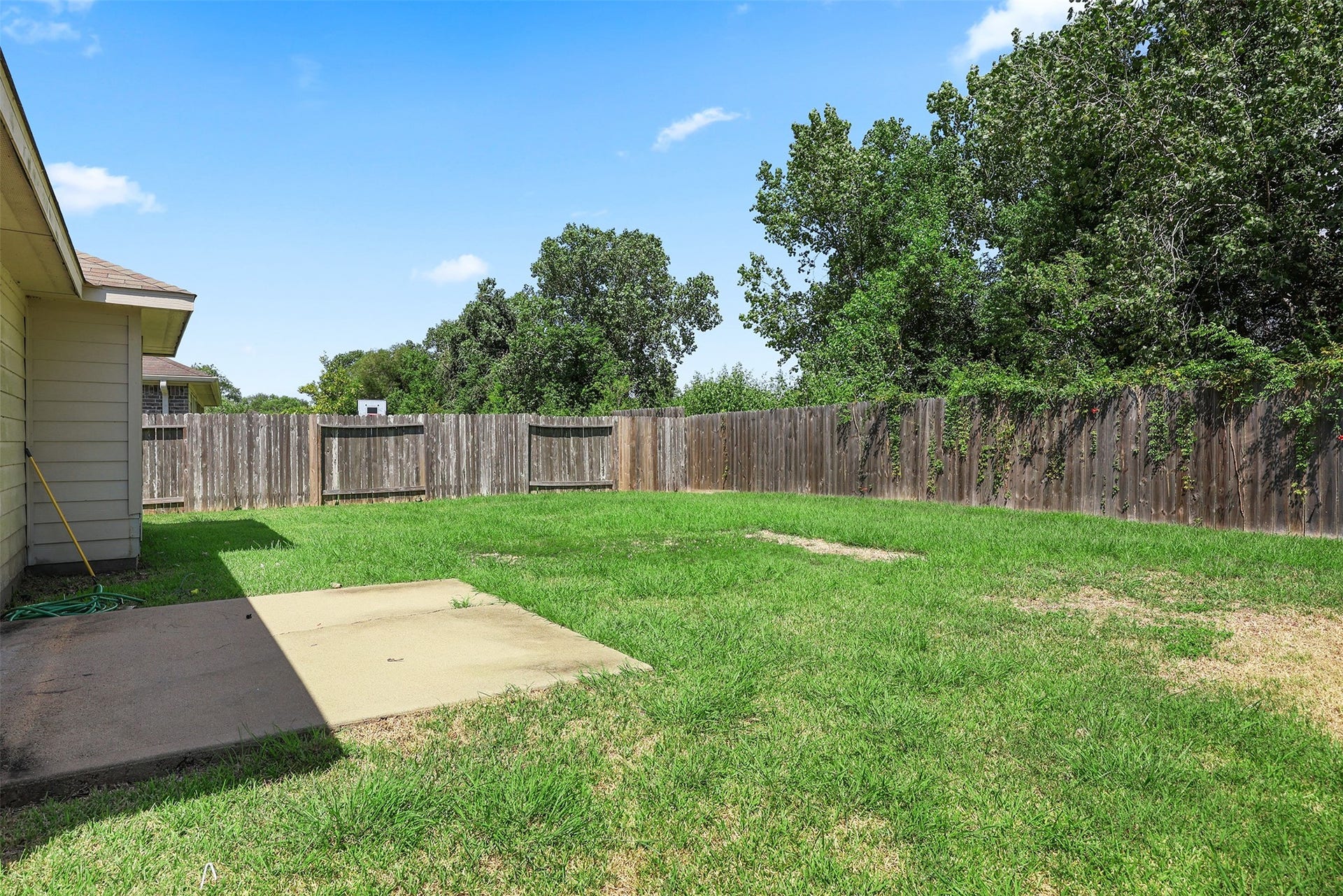 9210 Creekside Drive, Hitchcock, TX 77563 9210 Creekside Drive, Hitchcock, TX 77563