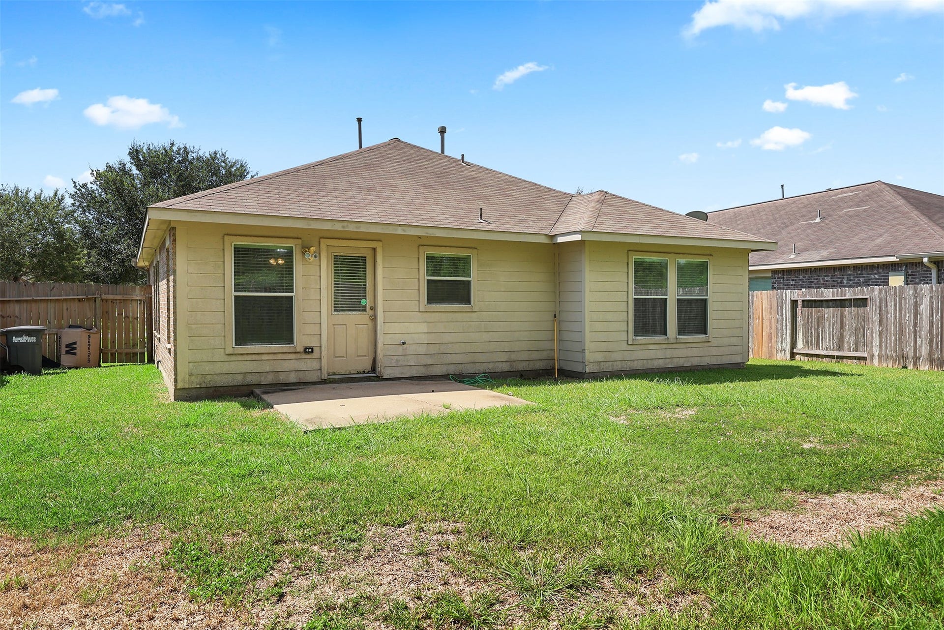 9210 Creekside Drive, Hitchcock, TX 77563 9210 Creekside Drive, Hitchcock, TX 77563