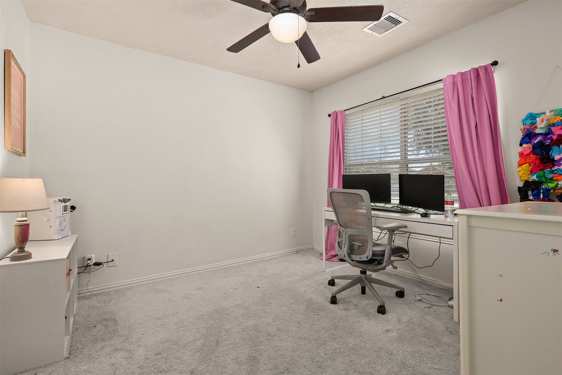 9210 Creekside Drive, Hitchcock, TX 77563 9210 Creekside Drive, Hitchcock, TX 77563