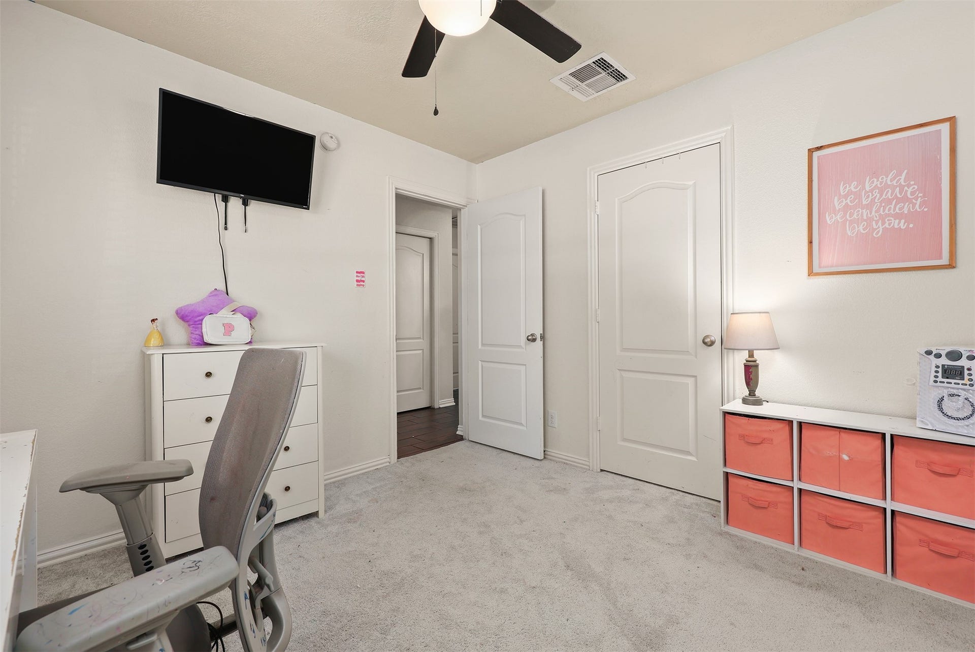 9210 Creekside Drive, Hitchcock, TX 77563 9210 Creekside Drive, Hitchcock, TX 77563