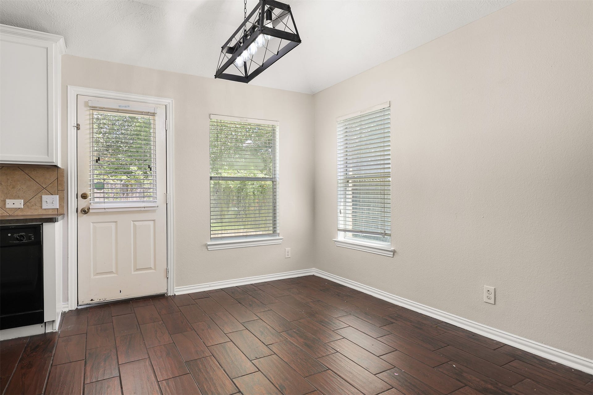 9210 Creekside Drive, Hitchcock, TX 77563 9210 Creekside Drive, Hitchcock, TX 77563