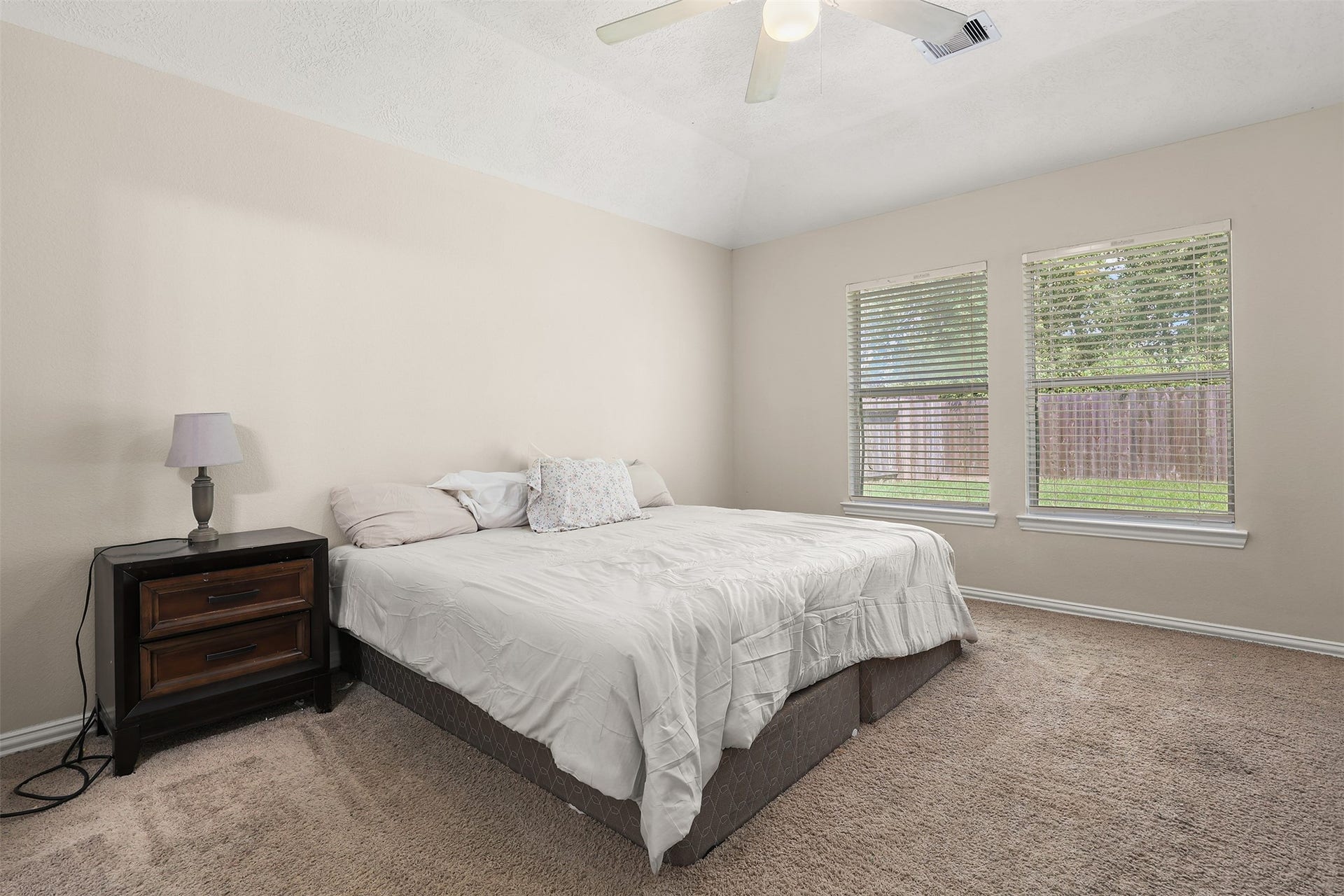 9210 Creekside Drive, Hitchcock, TX 77563 9210 Creekside Drive, Hitchcock, TX 77563