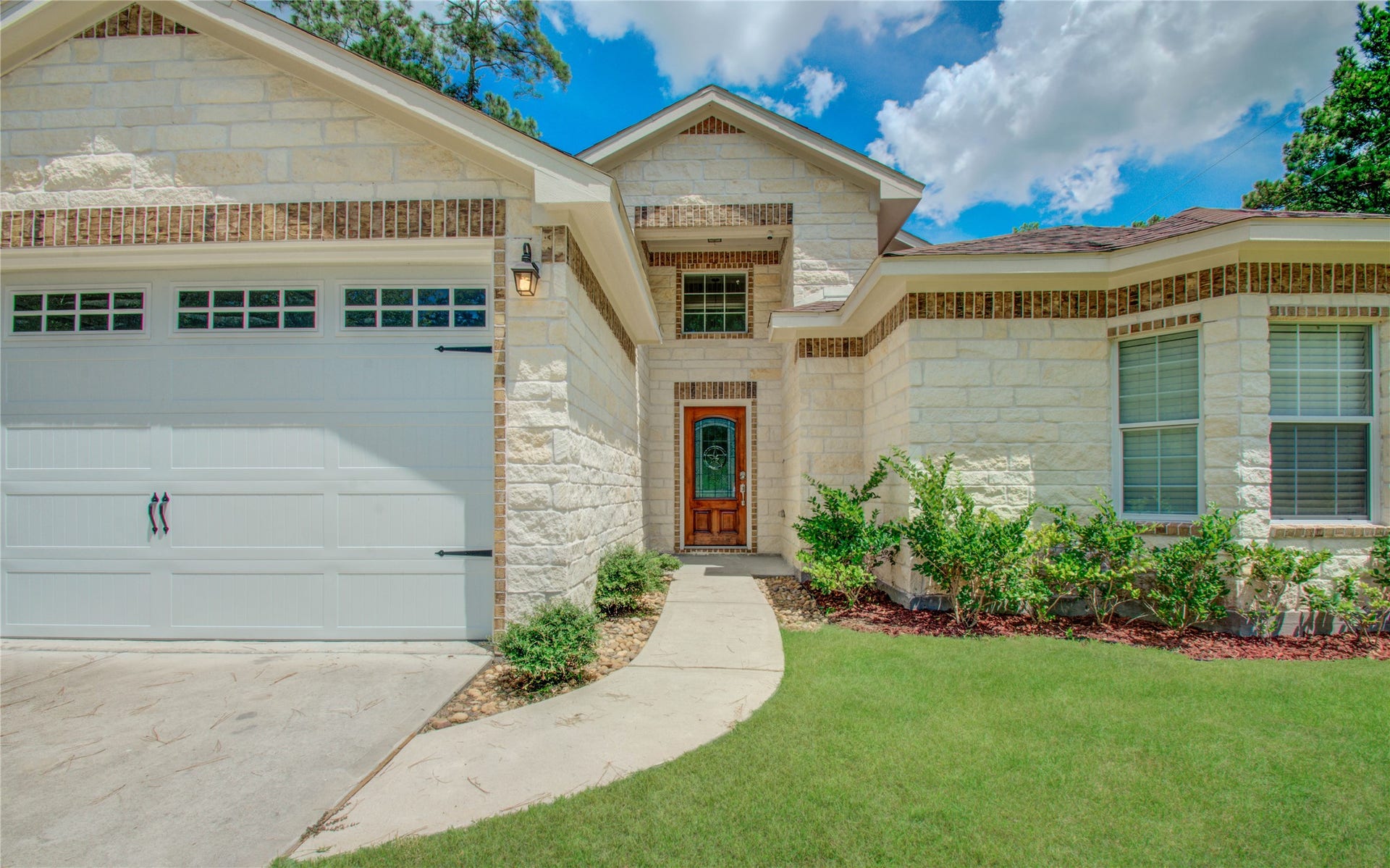 10572 Twin Oak Drive, Conroe, TX 77385 10572 Twin Oak Drive, Conroe, TX 77385