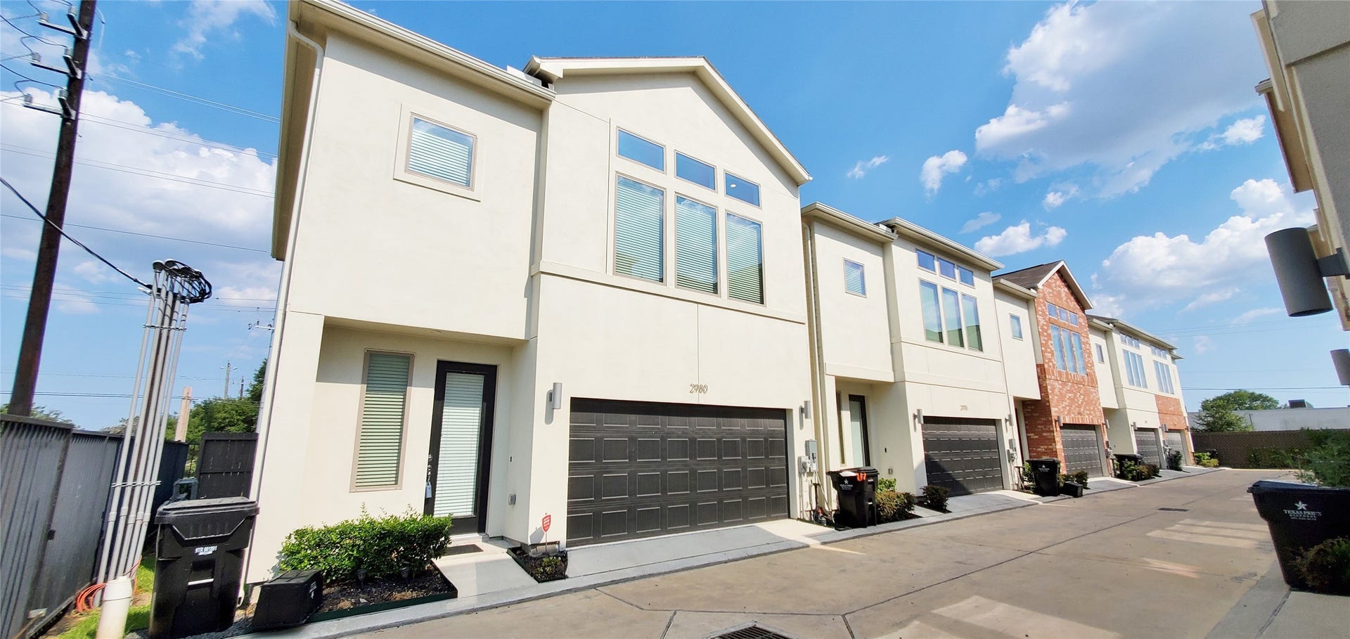 2980 Alice Street, Houston, TX 77054 Corner patio home. No common walls. Free Standing.