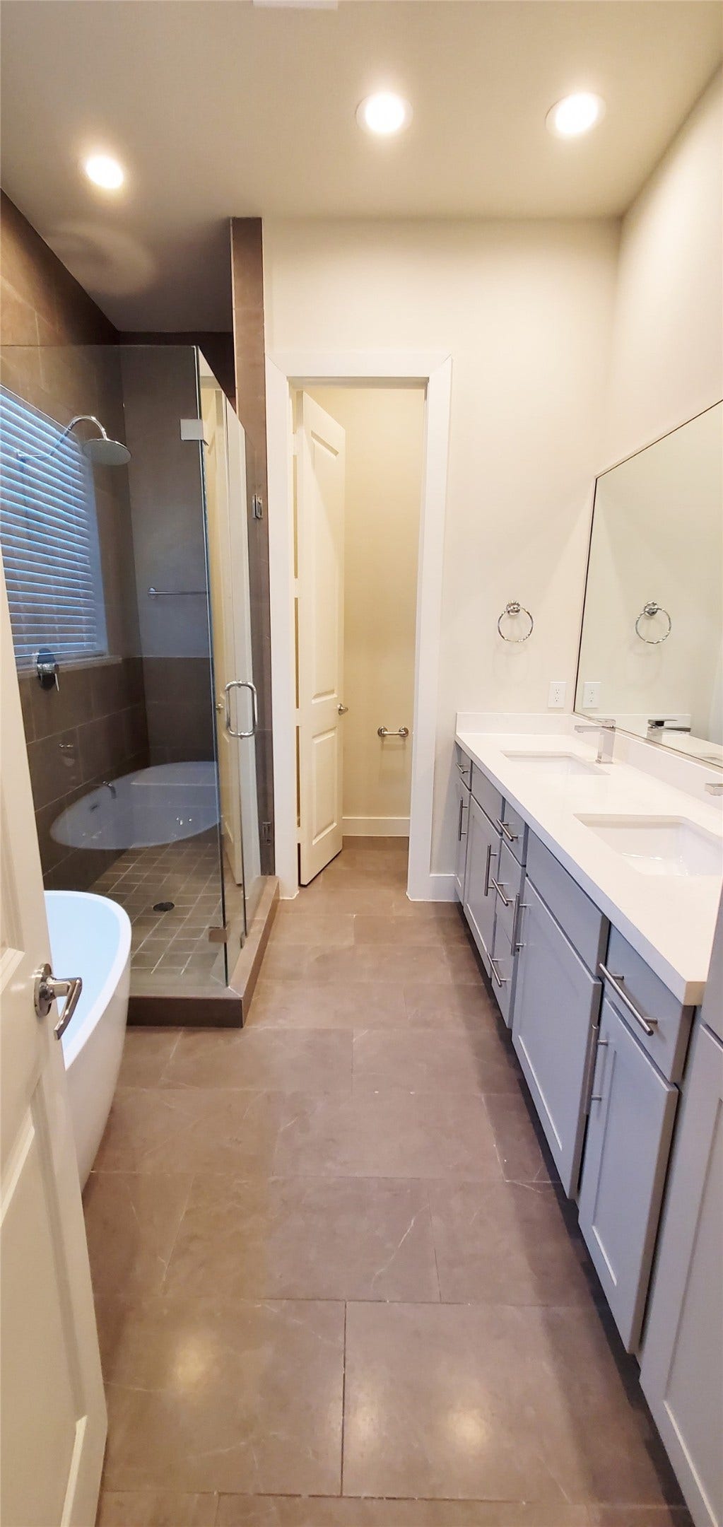 2980 Alice Street, Houston, TX 77054 Primary bathroom