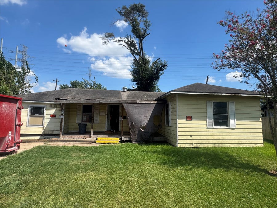 Property photo for 411 Trichelle Street, Pasadena, TX