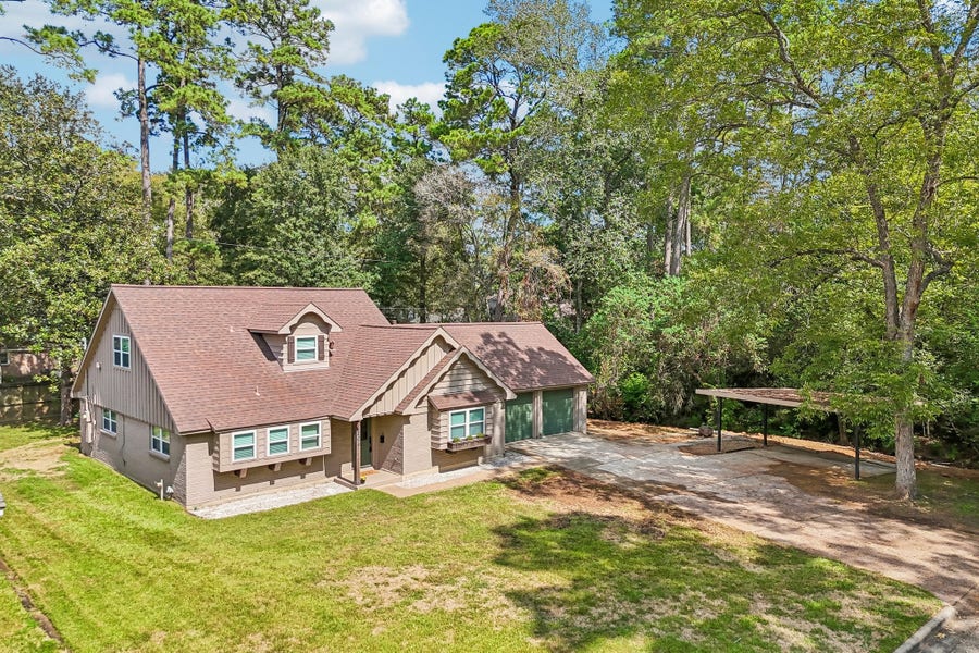 Property photo for 308 Wildwood Lane, Conroe, TX
