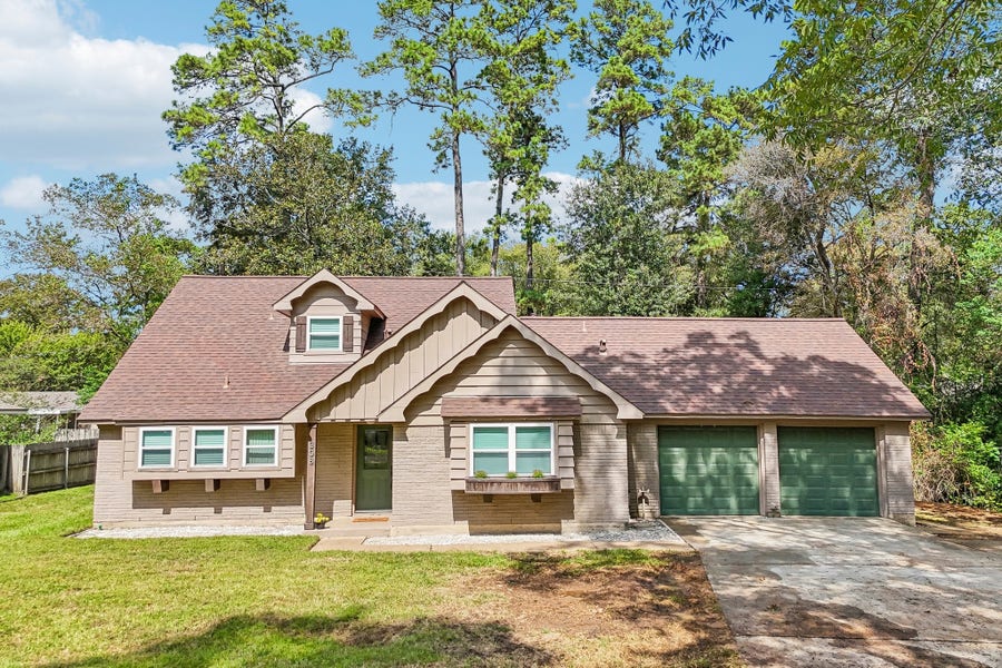 Property photo for 308 Wildwood Lane, Conroe, TX