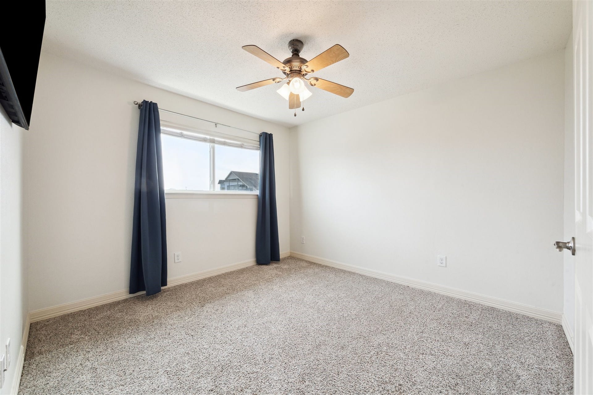 223 Easterly Drive, Tiki Island, TX 77554 223 Easterly Drive, Tiki Island, TX 77554