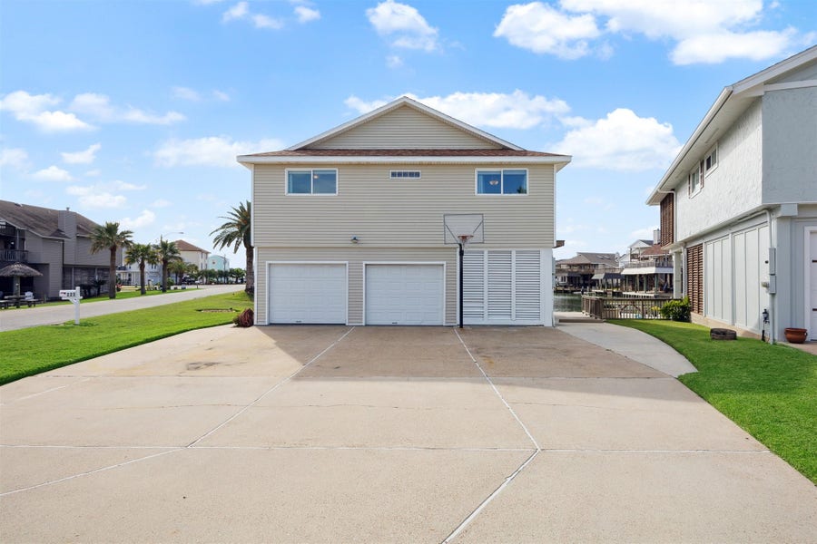 Property photo for 223 Easterly Drive, Tiki Island, TX