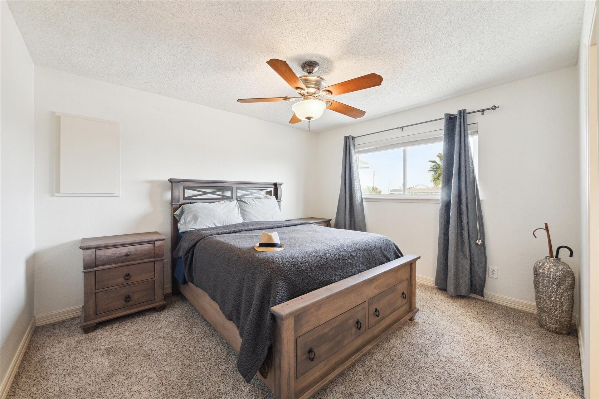 223 Easterly Drive, Tiki Island, TX 77554 223 Easterly Drive, Tiki Island, TX 77554