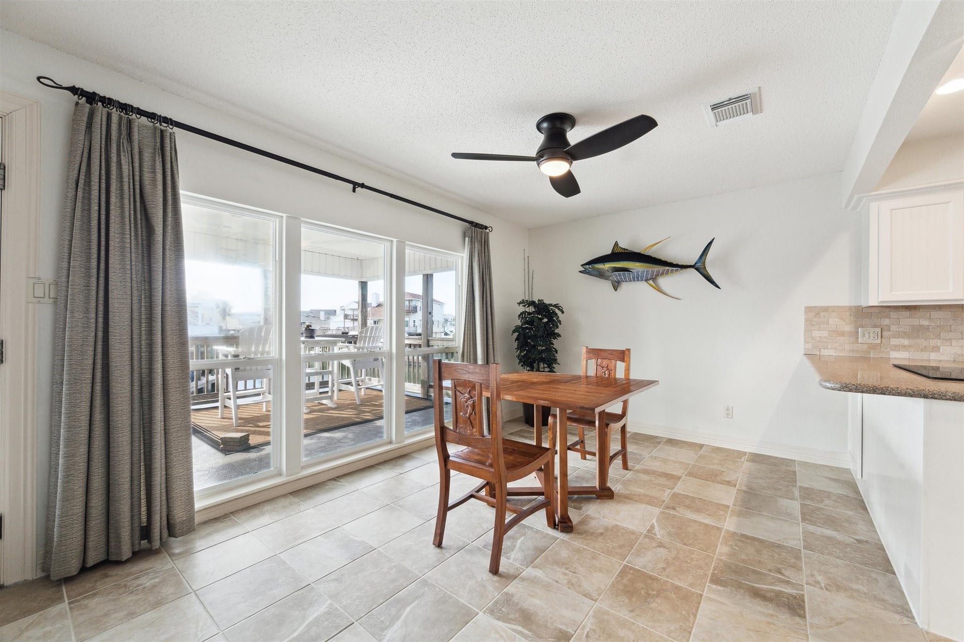 223 Easterly Drive, Tiki Island, TX 77554 223 Easterly Drive, Tiki Island, TX 77554