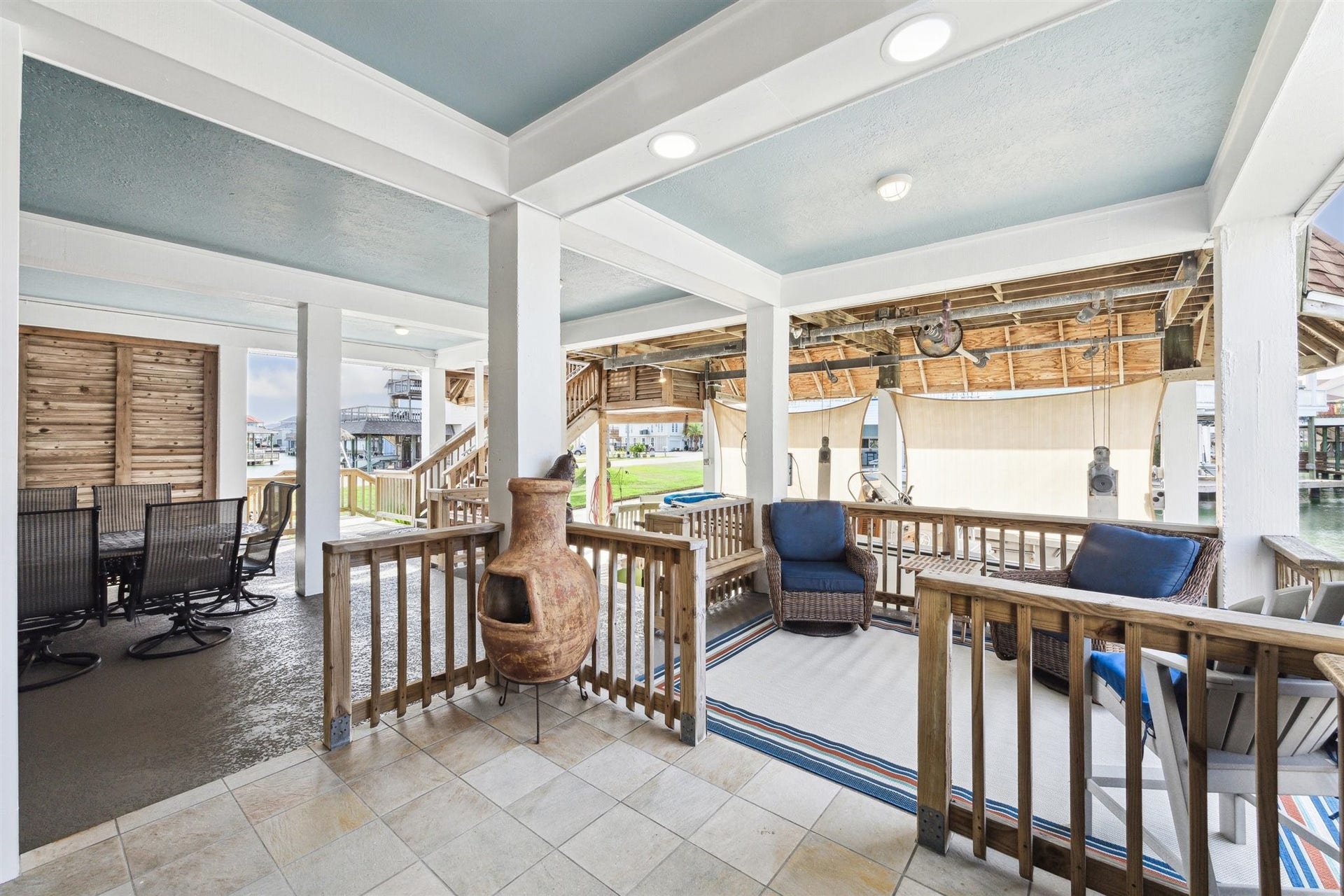 223 Easterly Drive, Tiki Island, TX 77554 223 Easterly Drive, Tiki Island, TX 77554