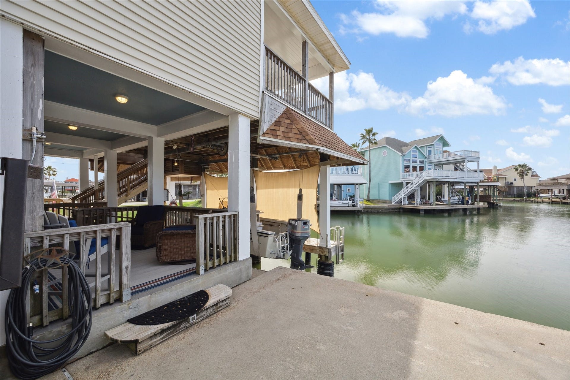 223 Easterly Drive, Tiki Island, TX 77554 223 Easterly Drive, Tiki Island, TX 77554