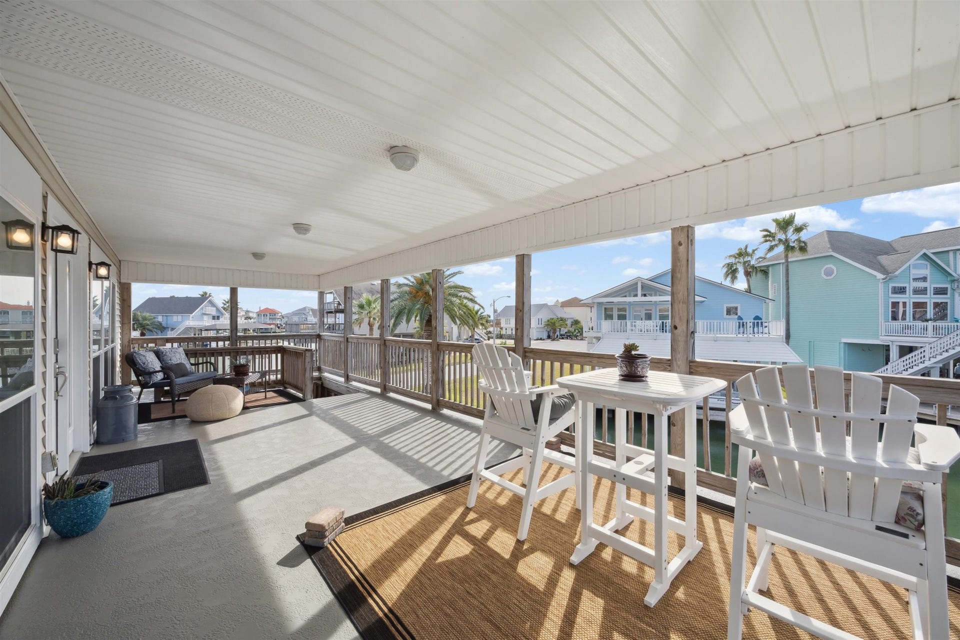 223 Easterly Drive, Tiki Island, TX 77554 223 Easterly Drive, Tiki Island, TX 77554