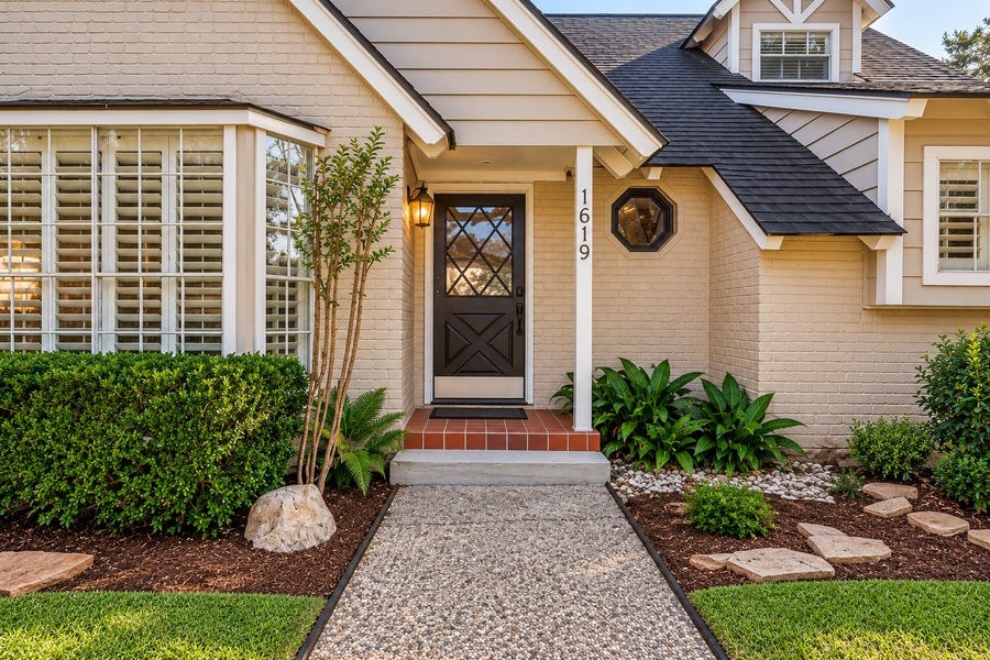 Property photo for 1619 Crystal Hills Drive, Houston, TX