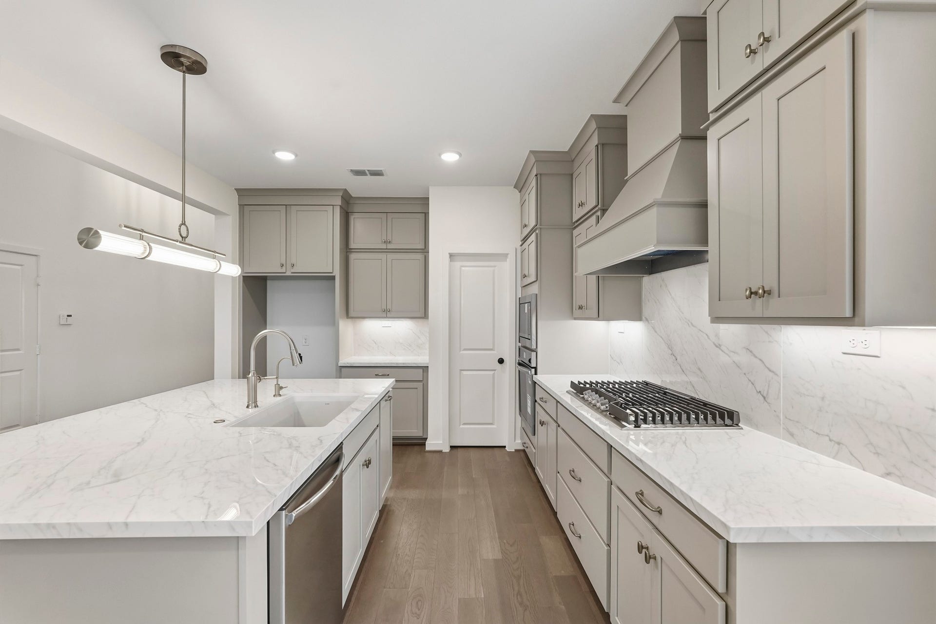 1422 Crest Dale Lane, Missouri City, TX 77459 1422 Crest Dale Lane, Missouri City, TX 77459