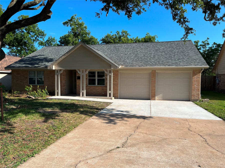 Property photo for 2726 Pickerton Drive, Deer Park, TX