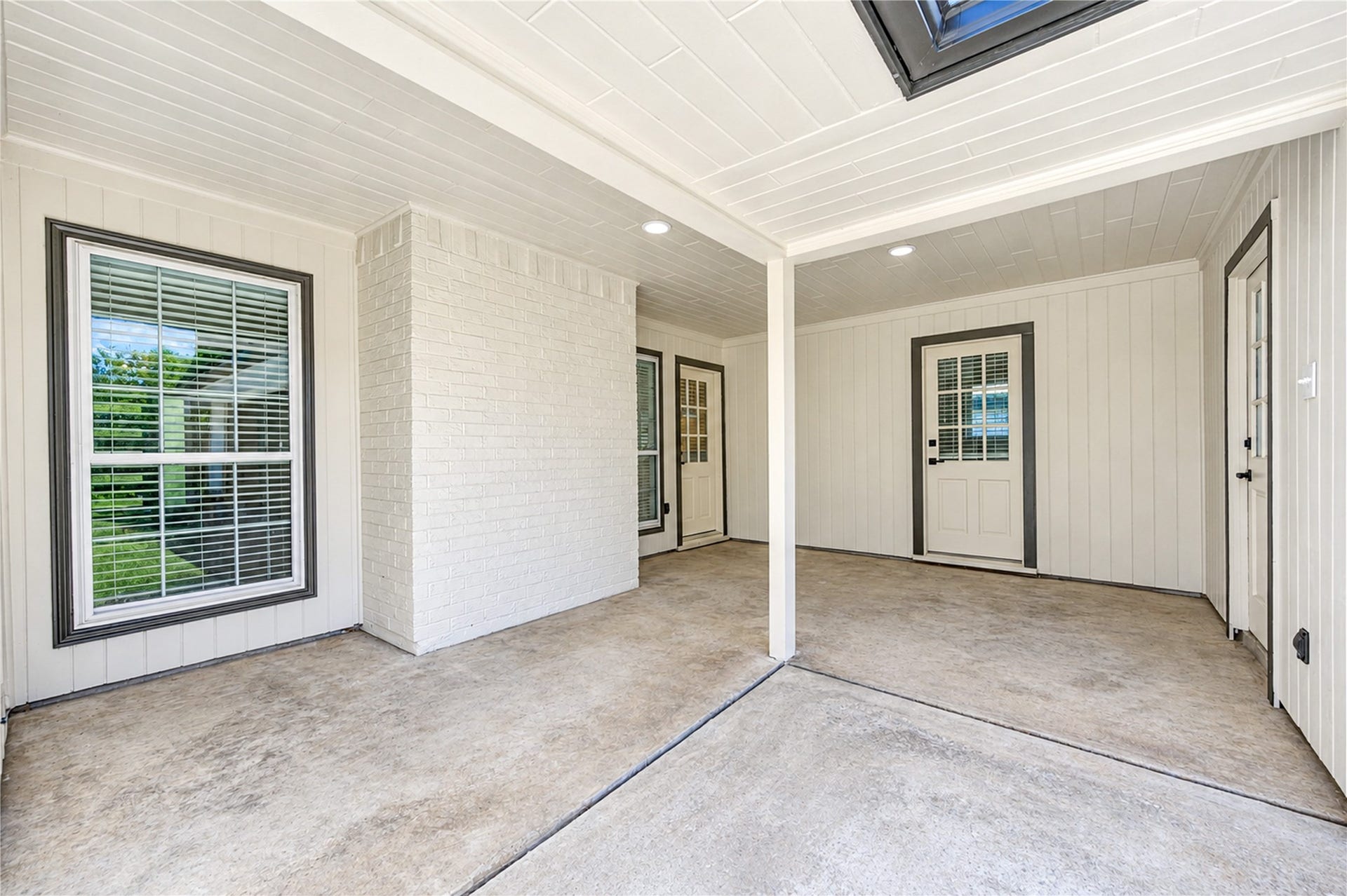 10607 Del Monte Drive, Houston, TX 77042 Inviting covered patio offers the perfect setting for outdoor relaxation and entertaining, with convenient access through TWO exterior doorsone from the family room and another from the oversized laundry room