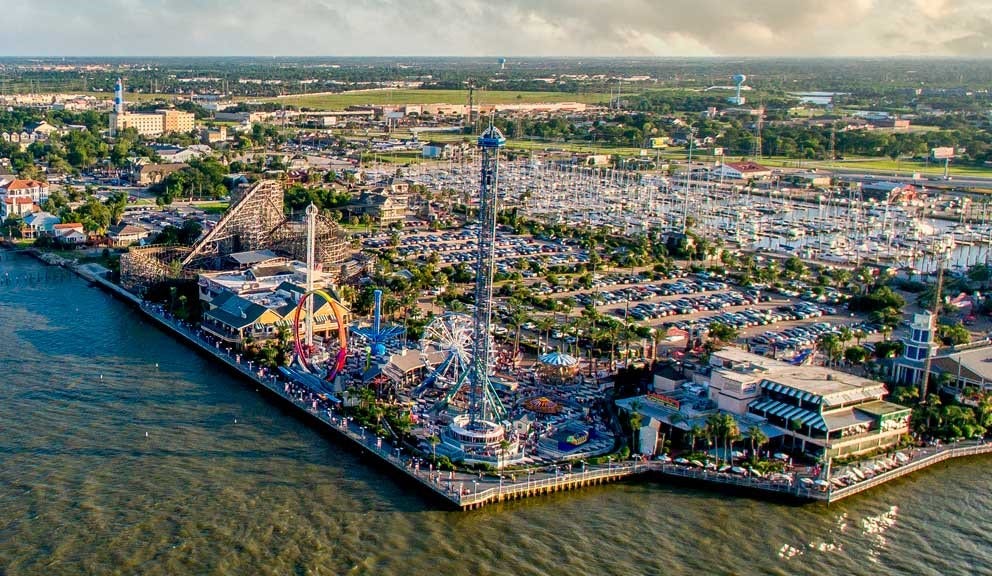18214 Bal Harbour Drive, Nassau Bay, TX 77058 Just a short drive or boat ride from Bal Harbour, the popular Kemah Boardwalk offers waterfront dining, shopping, amusement rides & year-round entertainment along Galveston Bay. Enjoy fresh seafood, live music, family attractions and the lively marina atmosphere, all within easy reach of this Clear Lake waterfront community.