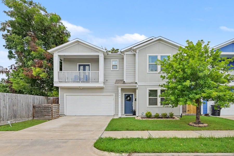 Property photo for 909 E 33rd Street, Houston, TX