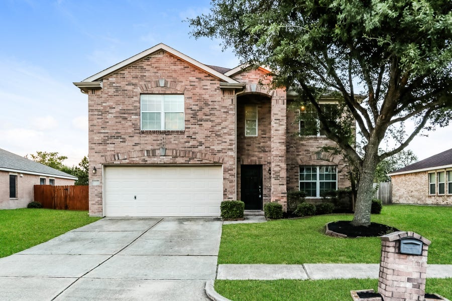 Property photo for 3710 Mystic Meadows Lane, Friendswood, TX