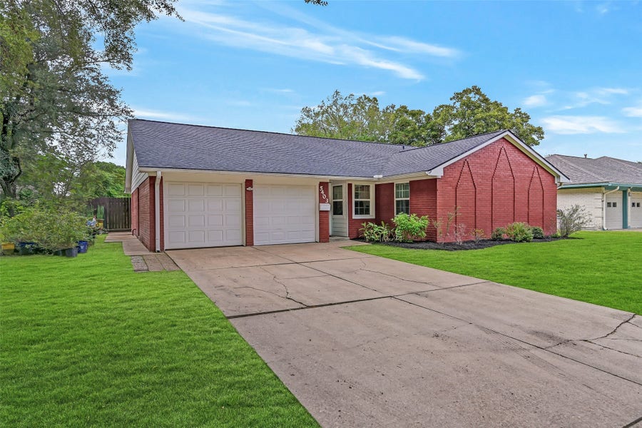 Property photo for 5403 Carmona Lane, Pearland, TX