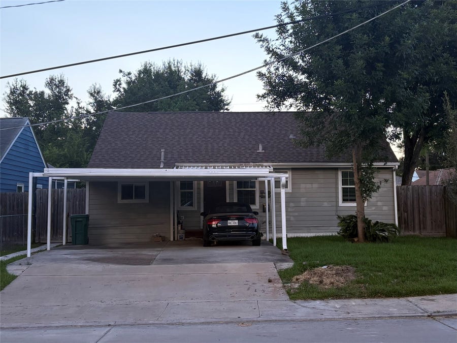 Property photo for 717 Wafer Street, Pasadena, TX