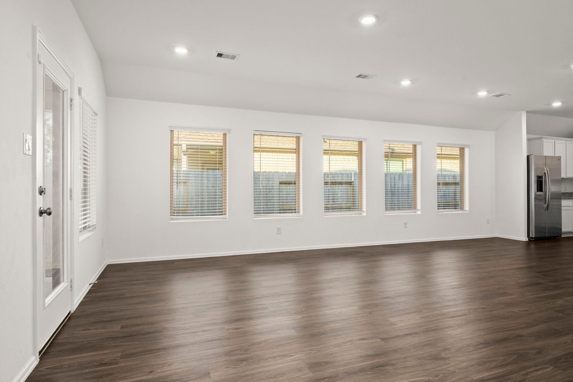 23527 Marble Pass Trace, New Caney, TX 77357 Living Room