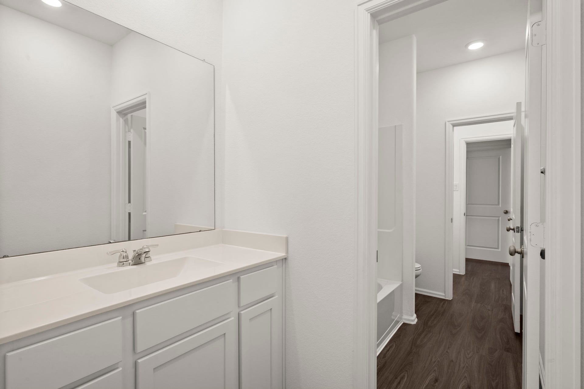 23527 Marble Pass Trace, New Caney, TX 77357 Private bath