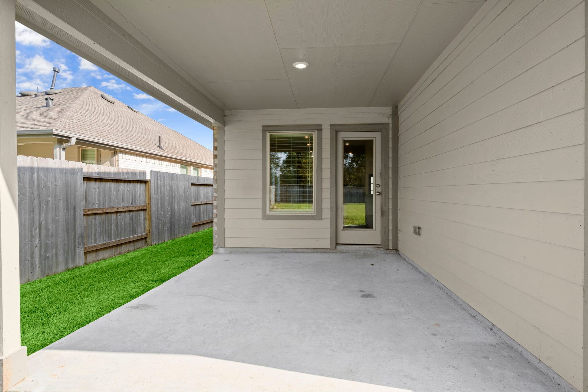 23527 Marble Pass Trace, New Caney, TX 77357 Covered patio
