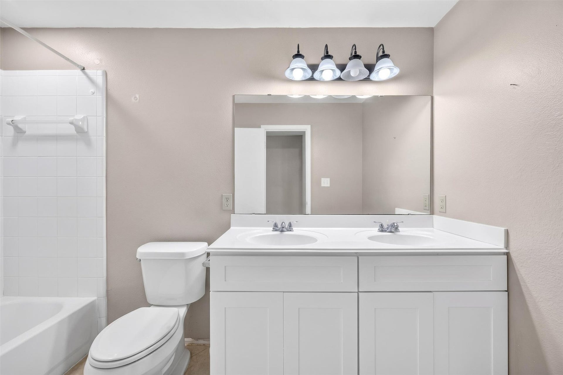 5743 Roehampton Court, Houston, TX 77084 5743 Roehampton Court, Houston, TX 77084
