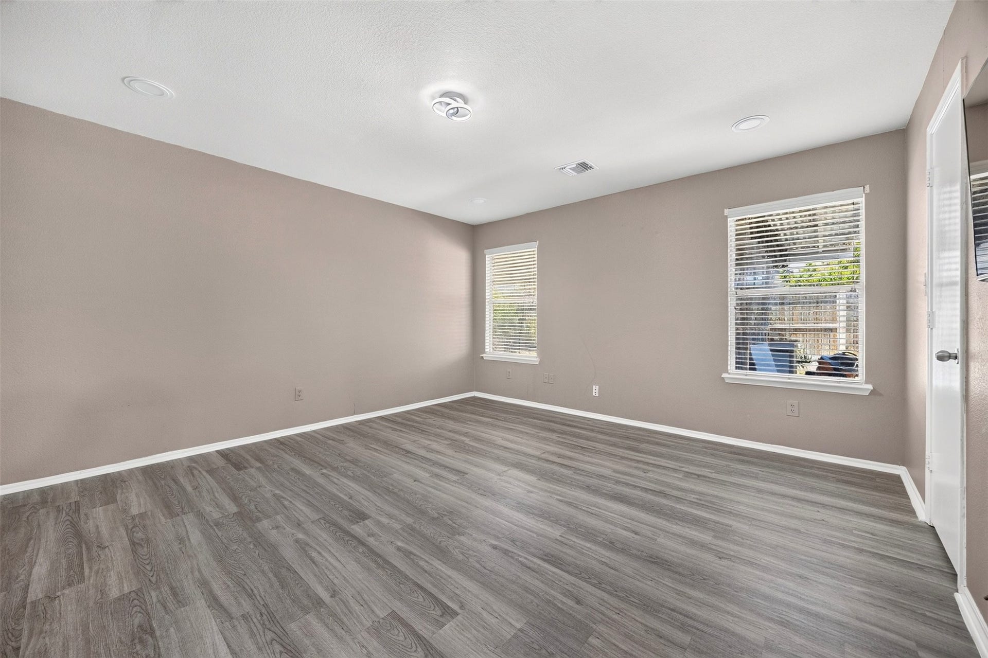 5743 Roehampton Court, Houston, TX 77084 5743 Roehampton Court, Houston, TX 77084