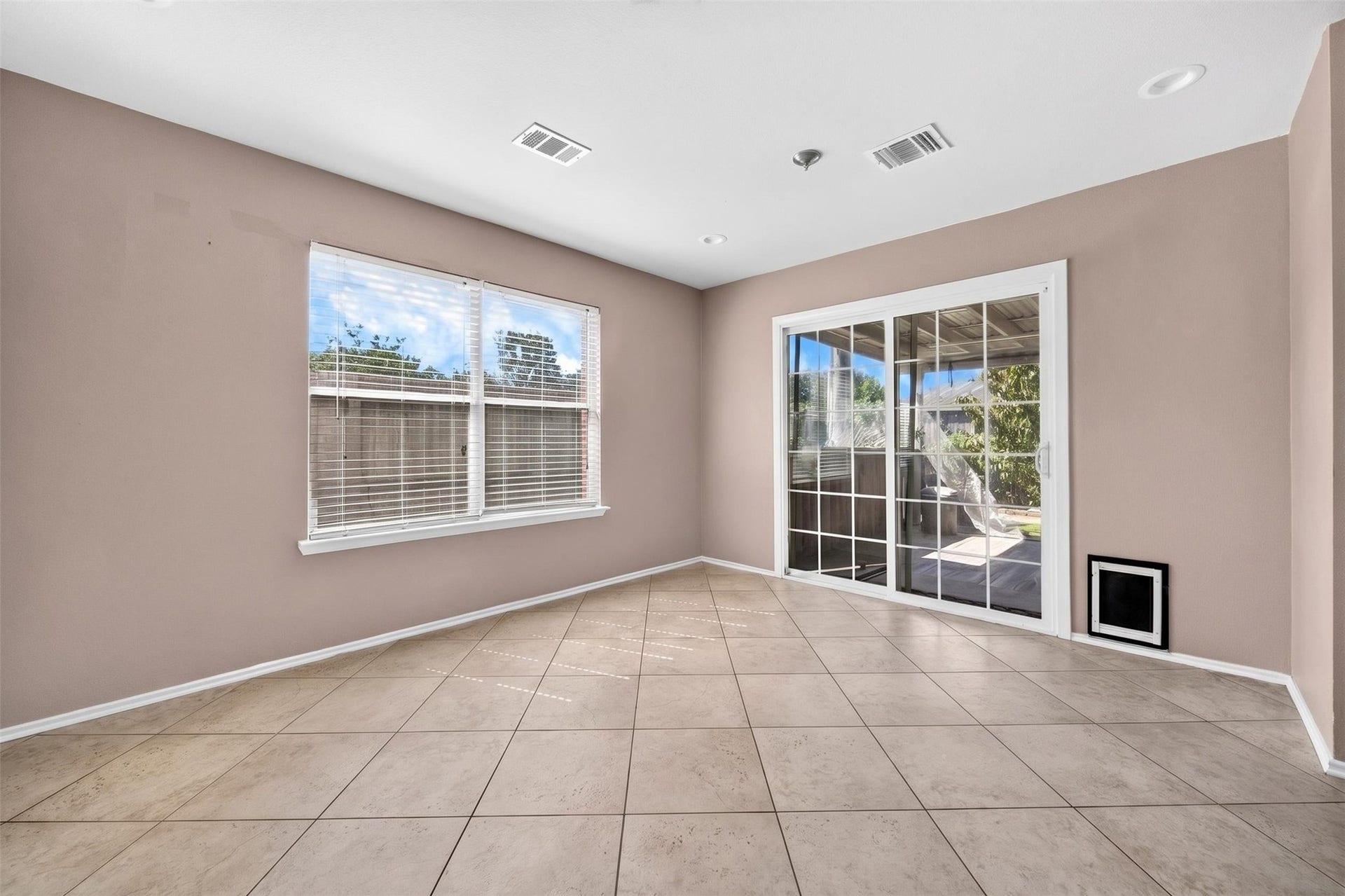 5743 Roehampton Court, Houston, TX 77084 5743 Roehampton Court, Houston, TX 77084