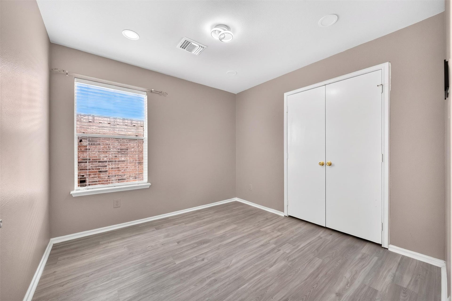 5743 Roehampton Court, Houston, TX 77084 5743 Roehampton Court, Houston, TX 77084