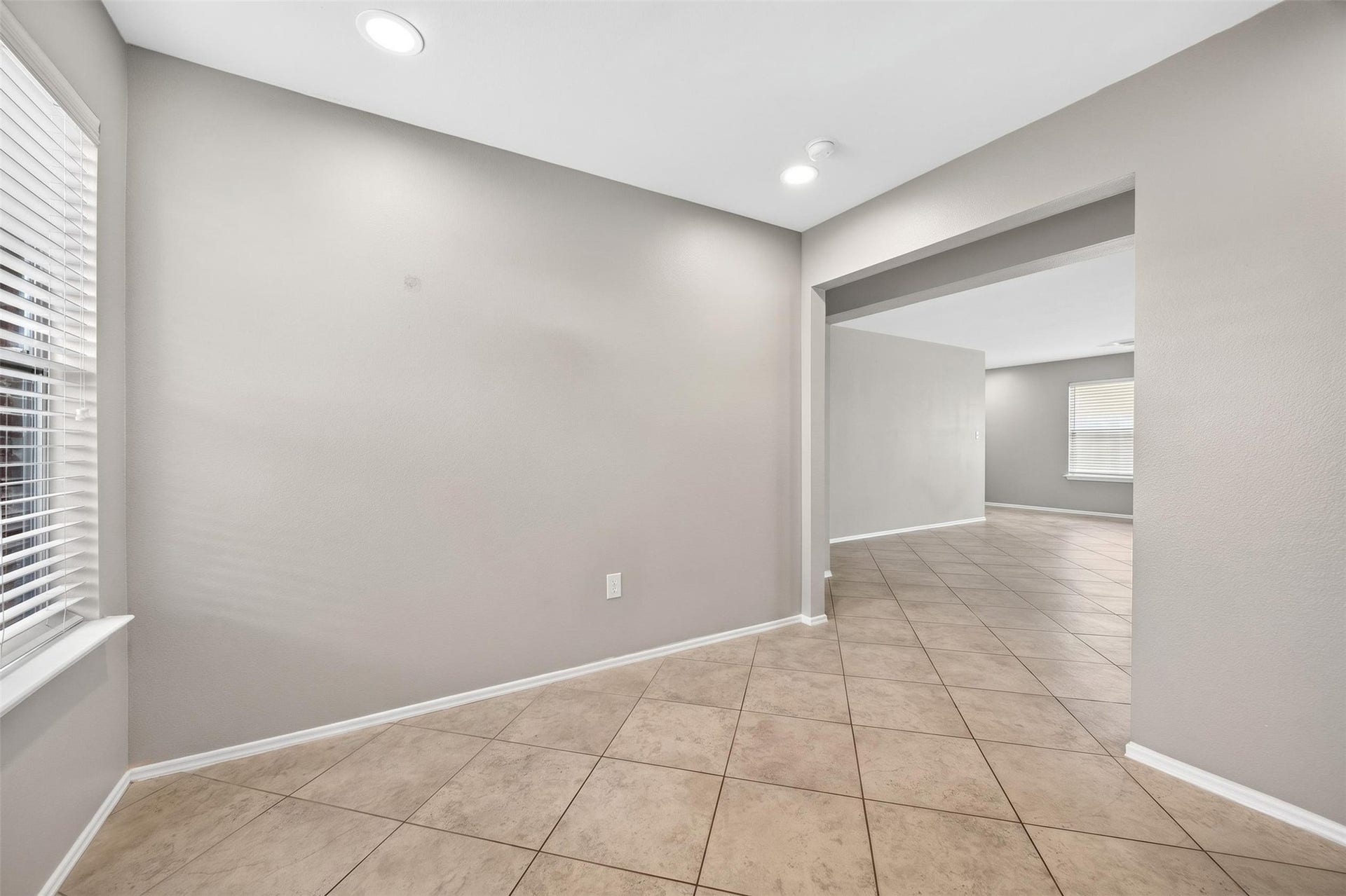 5743 Roehampton Court, Houston, TX 77084 5743 Roehampton Court, Houston, TX 77084
