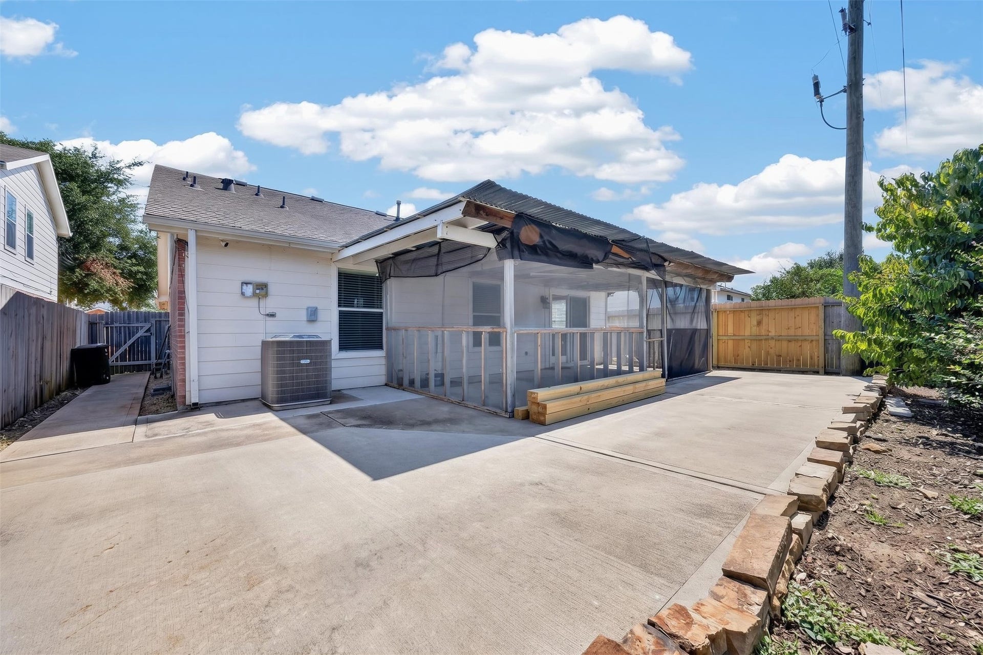 5743 Roehampton Court, Houston, TX 77084 5743 Roehampton Court, Houston, TX 77084