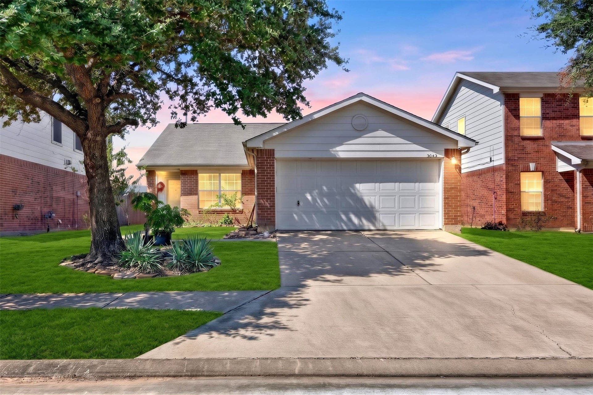 5743 Roehampton Court, Houston, TX 77084 5743 Roehampton Court, Houston, TX 77084