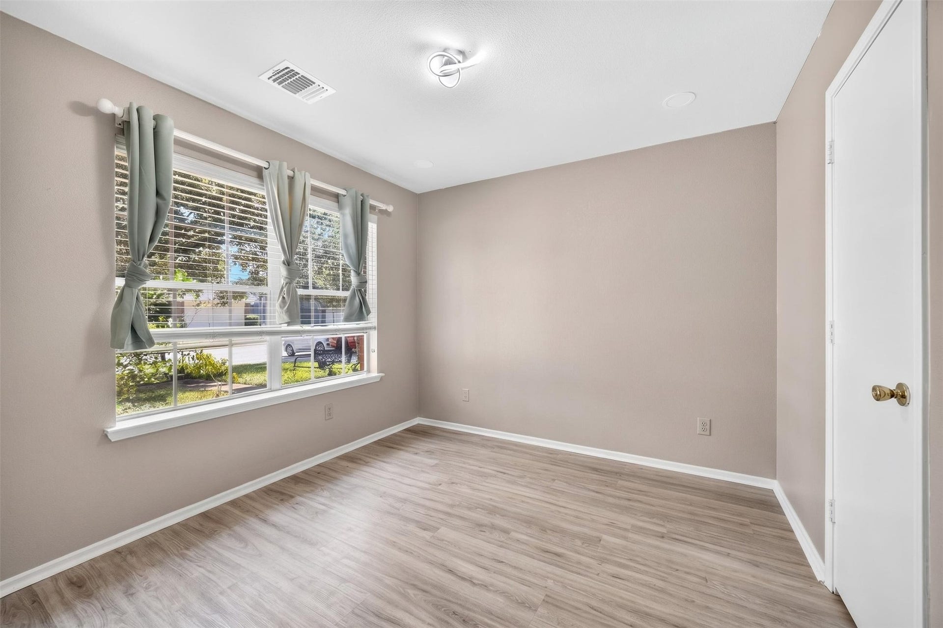 5743 Roehampton Court, Houston, TX 77084 5743 Roehampton Court, Houston, TX 77084