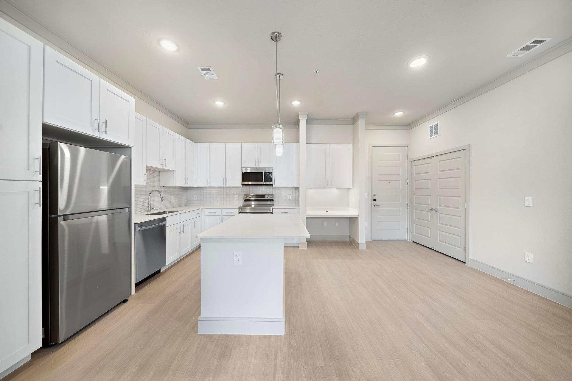 4840 North Shepherd Drive, #C1, Houston, TX 77018 VACANT SHOWN