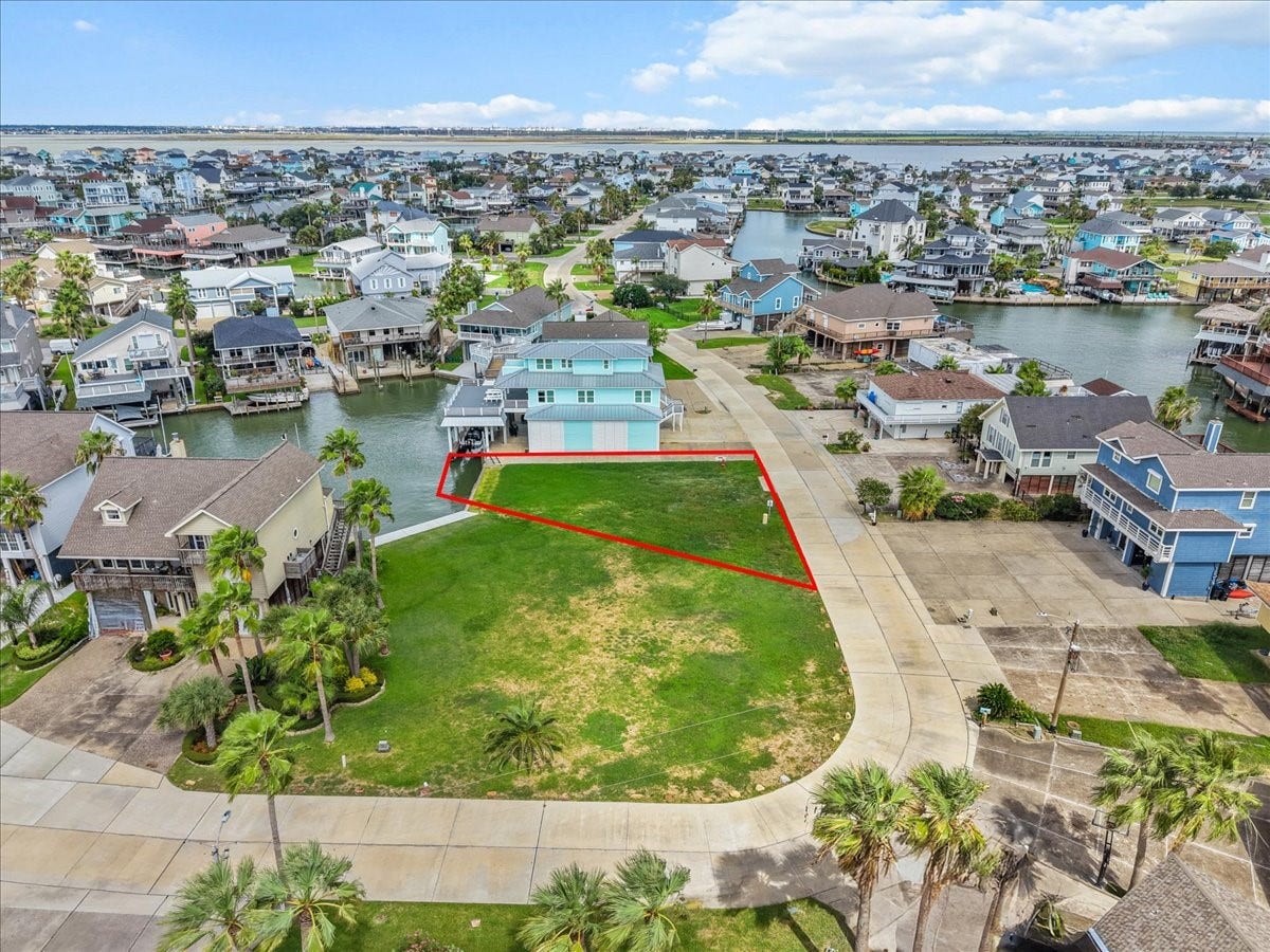 135 Tamana Dr, Tiki Island, TX 77554 135 Tamana Dr, Tiki Island, TX 77554