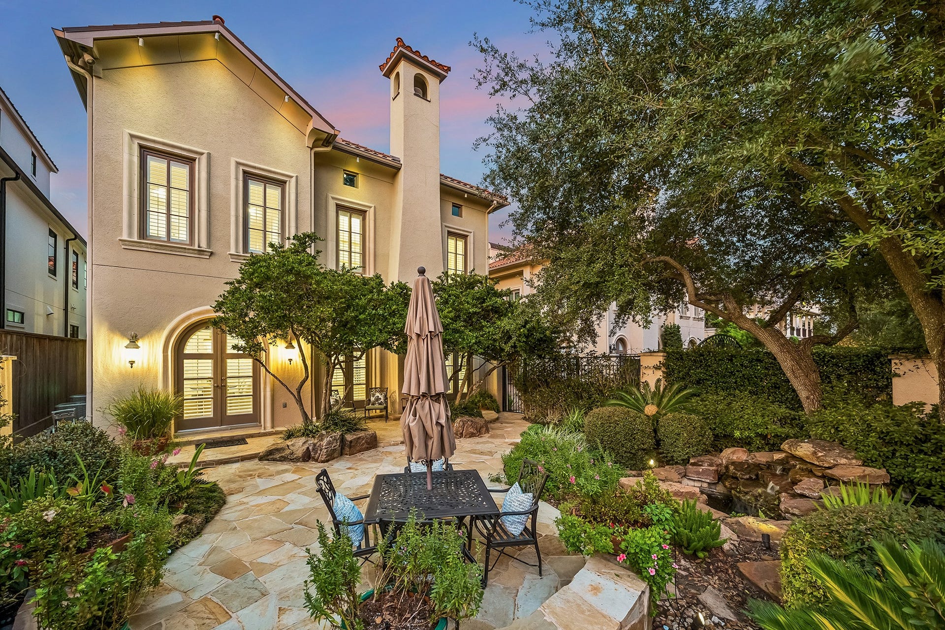 5034 Tangle Lane, Houston, TX 77056 Welcome to 5034 Tangle Lane! Tucked away in a quiet, gated enclave of only 4 homes in the heart of Houston's prestigious Tanglewood.