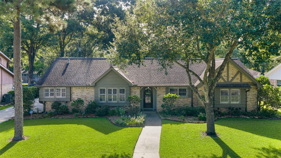 Property photo for 5022 Casa Grande Street, Dickinson, TX
