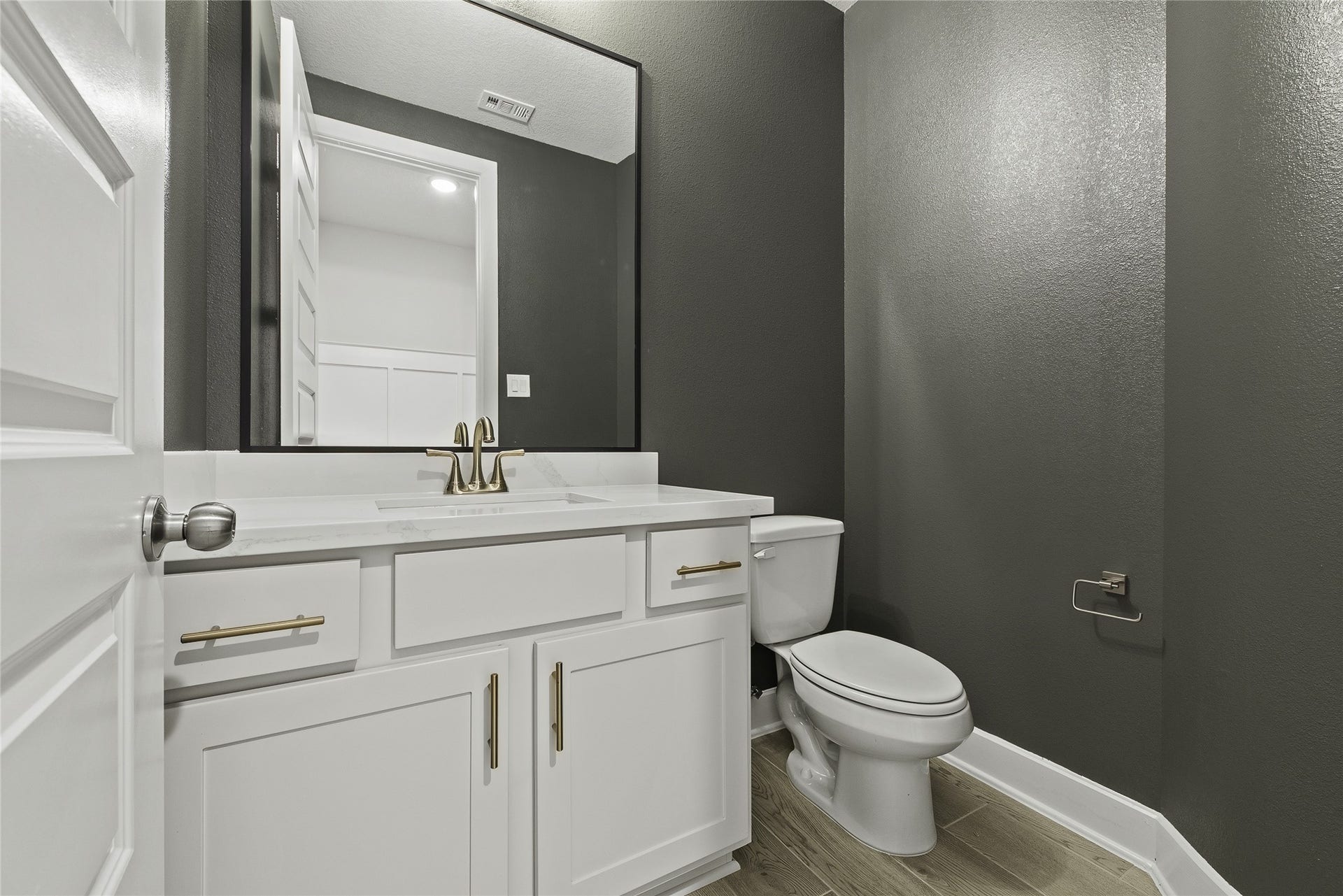 22202 Larkspir Gate Drive, Hockley, TX 77447 Representative image; features, selections and colors may vary.