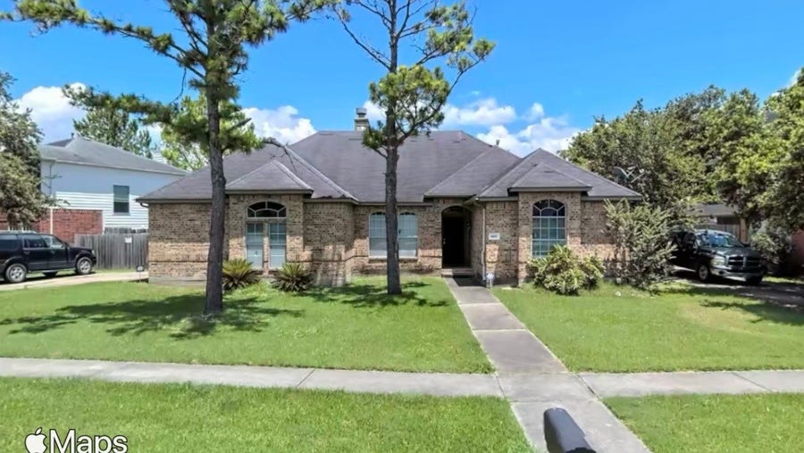Property photo for 6611 Mission Bell Drive, Houston, TX